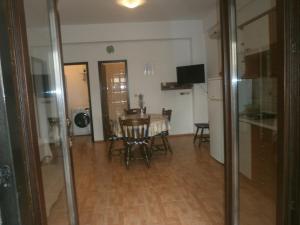 TV a/nebo společenská místnost v ubytování Apartments Gorenjka