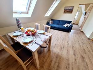 Χώρος καθιστικού στο U KUCHTÓW Apartamenty i Wypożyczalnia Sprzętu Sportowego +27 φωτογραφίες