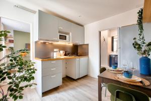Dapur atau dapur kecil di T2 moderne Ligne 7, RER C & Bords de Seine