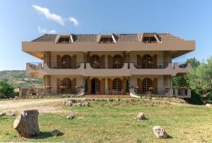 Το κτήριο όπου στεγάζεται  το bed & breakfast