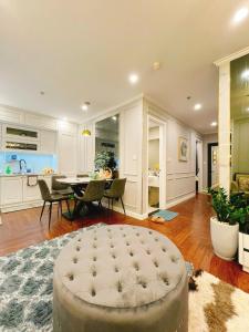 Η κουζίνα ή μικρή κουζίνα στο 3 Bedroom Apartment Vinhomes Ocean Park