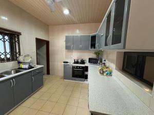 Φωτογραφία από το άλμπουμ του Christie's Apartment σε Accra