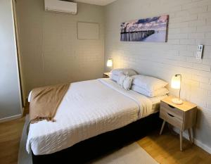 Postel nebo postele na pokoji v ubytování Corporate 3 Bedroom Apartment