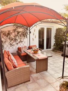 Χώρος καθιστικού στο B&B Garden Suite