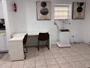 ニューアークにあるLarge 2Kings 2 bedroom 2 bath by EWR NYC Downtown Newarkのギャラリーの写真