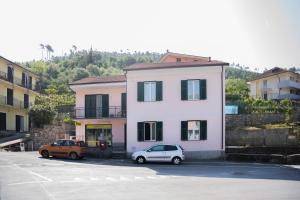 Το κτήριο όπου στεγάζεται  το διαμέρισμα