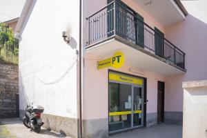 Το κτήριο όπου στεγάζεται  το διαμέρισμα +17 φωτογραφίες