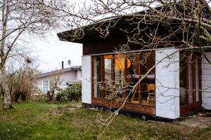 Budova, kde se prázdninový dům nachází