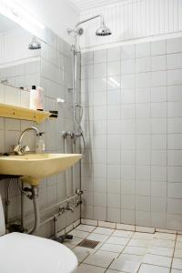 Koupelna v ubytování 60S Love In Scenic Settings