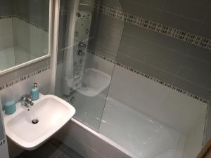 Ein Badezimmer in der Unterkunft Casa Candelaria