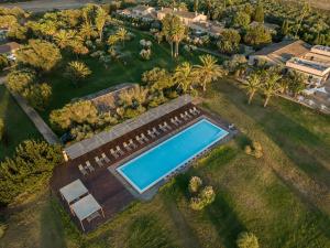 维拉弗兰卡德博纳尼萨弗朗科萨诺娃酒店的享有庄园游泳池的顶部景色