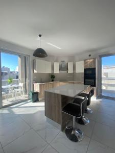 Η κουζίνα ή μικρή κουζίνα στο St Julian apartment number 8