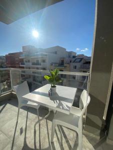 Μπαλκόνι ή βεράντα στο St Julian apartment number 8 +8 φωτογραφίες