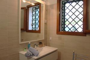 Ένα μπάνιο στο Rustico Valentina