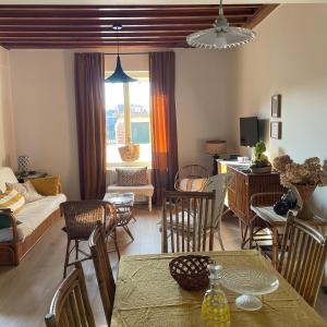 Χώρος καθιστικού στο Villa SUZANNE