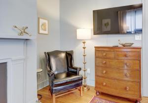 Galeriebild der Unterkunft The 200 South St - King Rm 8 in Charlottesville