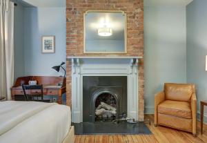 Galeriebild der Unterkunft The 200 South St - King Ste 24 in Charlottesville