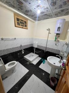 Ένα μπάνιο στο Yasin Heaven Star Hotel