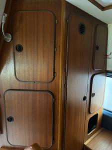 Fotografie z fotogalerie ubytování rent a Blue Classics's Campervan MB 100 for a van trip in Algarve v destinaci Portimão