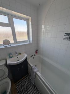 Un baño de St Johns Ct 30 fotos más