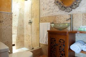 Un baño de Colonial Luxury Oasis In Cartagena's Old City 45 fotos más