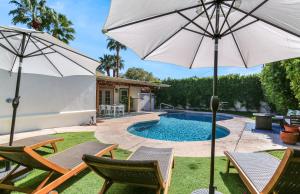 Πισίνα στο ή κοντά στο Petite Private Bungalow