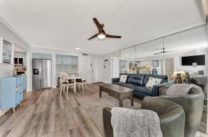 Χώρος καθιστικού στο Eternal Sunshine