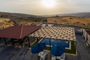 Φωτογραφία από το άλμπουμ του Almond villa and farm σε Al Salt +15 φωτογραφίες