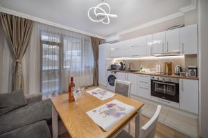 Kuchyň nebo kuchyňský kout v ubytování Family Boutique Residence-Free Parking