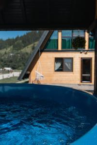 Bazén v ubytování Rusca Retreat nebo v jeho okolí