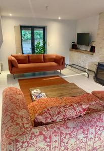 Μια τηλεόραση ή/και κέντρο ψυχαγωγίας στο Maison De La Rive