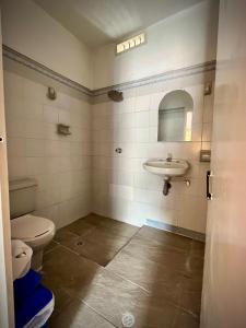 Hotel San Judasにあるバスルーム +19枚の写真