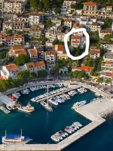 Afbeelding uit fotogalerij van Apartmans Lale in Brela