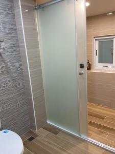 Un baño de 內之島旅宿 House
