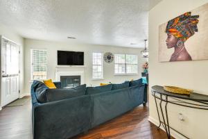 Et tv og/eller underholdning på Condo 5 Mi to Midtown and UNC Greensboro