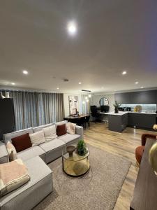 Posezení v ubytování Cozy Room in 3-Bedroom Flat Nottingham