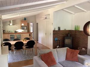 Una cocina o cocineta en Sauna Retreat in Blabjerg - By Traum Ferienwohnungen