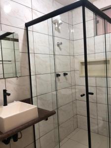Bilik mandi di Suíte Céu +24 gambar