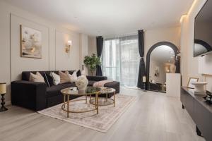 Posezení v ubytování Luxury Liverpool City Centre Apartment with Balcony, Sleeps 8, Near Liverpool ONE and Royal Albert Docks + 29 fotografií