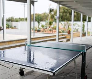 Πινγκ πονγκ στο A Golden Barrel ή εκεί κοντά