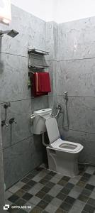 Et badeværelse på Rajni Homestay