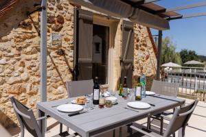 Nápoje v ubytování RESOULES I - piscine, charme et nature