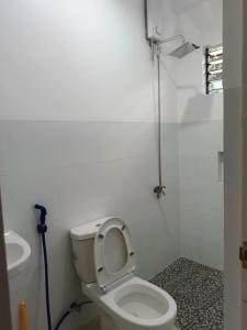 Ένα μπάνιο στο M&A Guesthouse