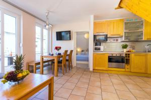 Köök või kööginurk majutusasutuses Strandstrasse 21 Fewo 08