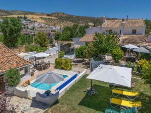 Bazén v ubytování Cortijo mirasol nebo v jeho okolí