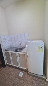 Kuchyň nebo kuchyňský kout v ubytování فندق أبراج الجنادرية