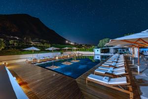 Bazén v ubytování Capofaro Resort nebo v jeho okolí