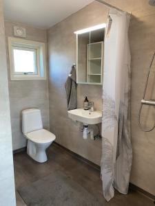 Ένα μπάνιο στο Lovely loft, centrally located