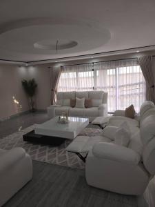 Posezení v ubytování Grey house