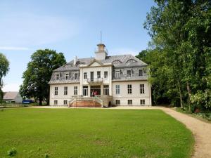 Vườn quanh Wooden Holiday Home by Lake Scharmützelsee
